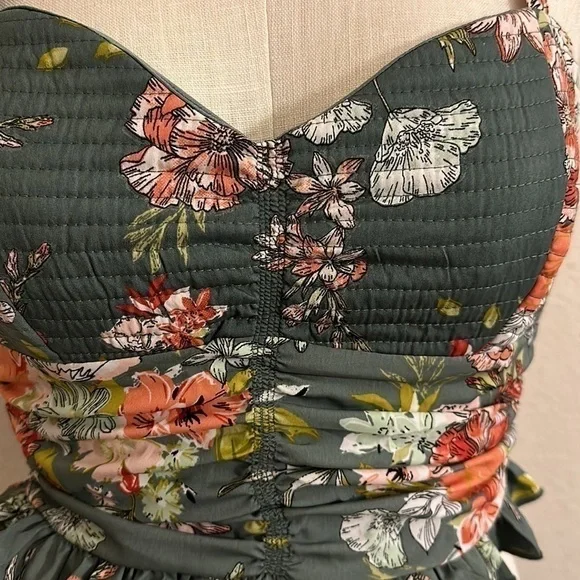 Floral Green Women's Top - Picture 2 of 6